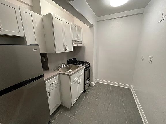 3rd image of 1011 Ocean Ave #5C