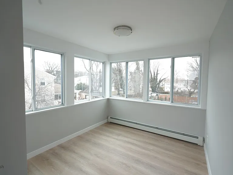 92 Burwood Ave #2 — Photo 11