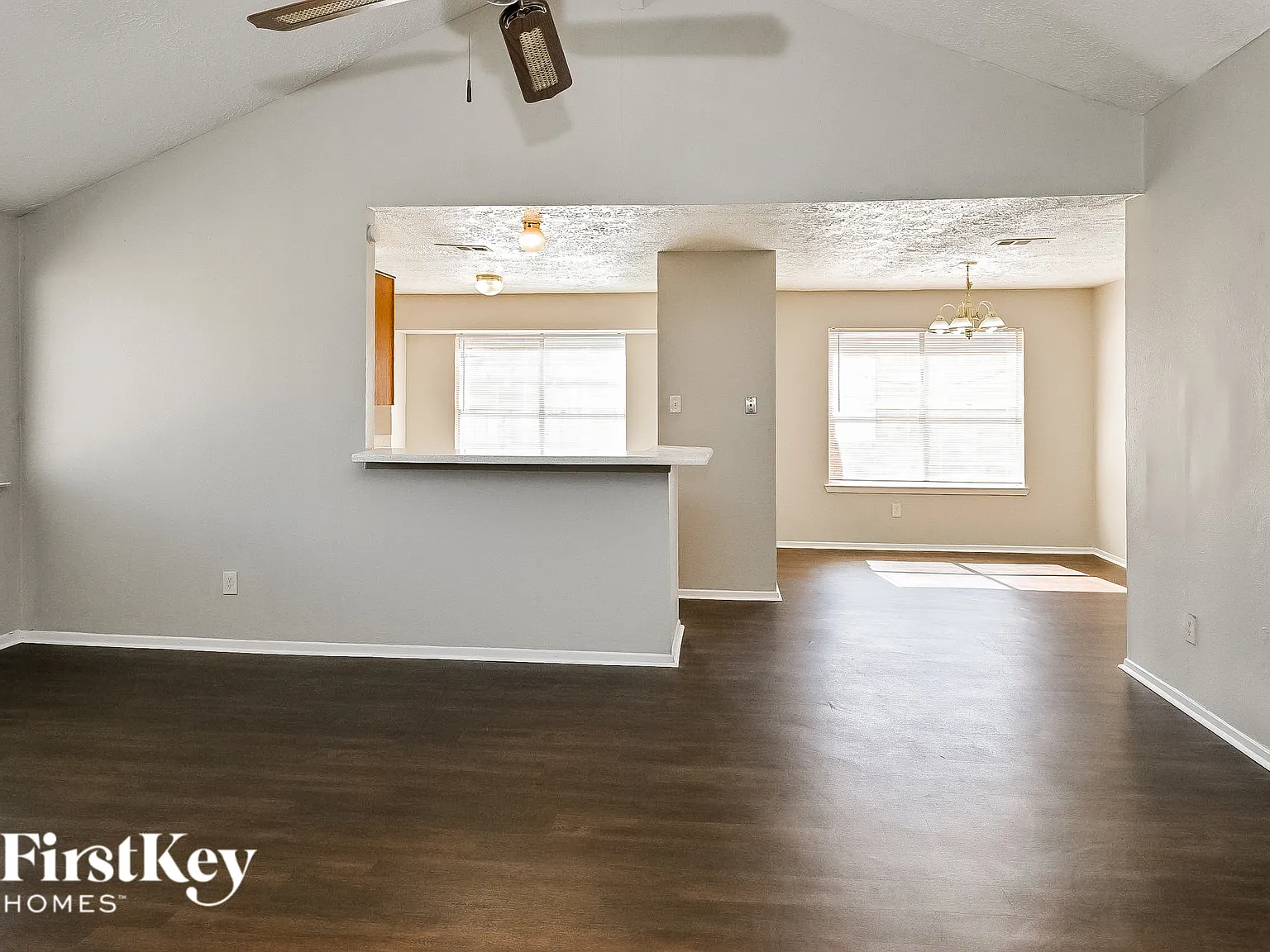 3 bed, 2.0 bath, 1636 sqft, $2,140 — Photo 3