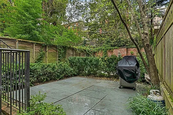 Sold by Compass | media 22