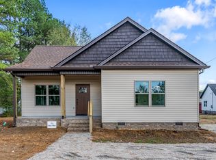 1113 W Main St, Hohenwald, TN 38462
