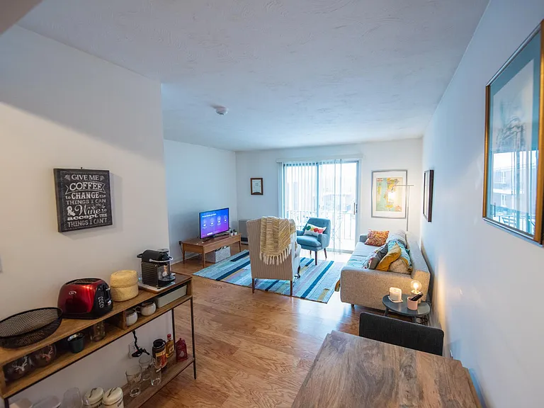 175 Pine St #2L — Photo 4