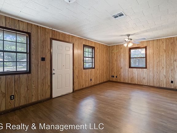 4th image of 302 Bloomfield Dr