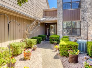 377 Englewood Dr, Kerrville, TX 78028