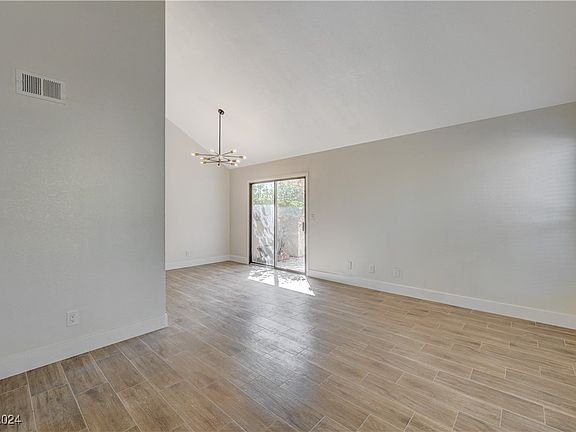 5th image of 3931 S Torrey Pines Dr