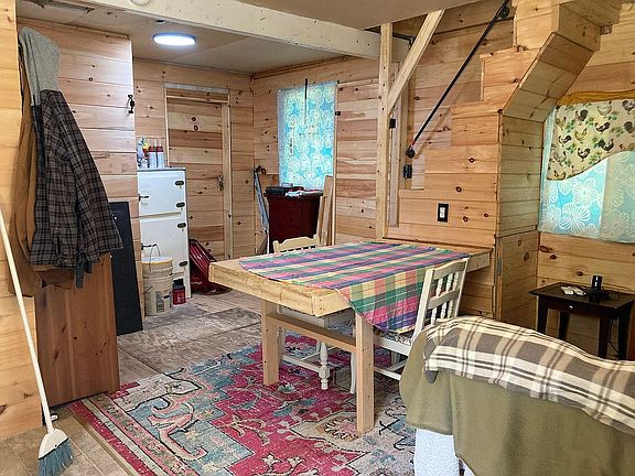 4th image of 354 Strait Rd