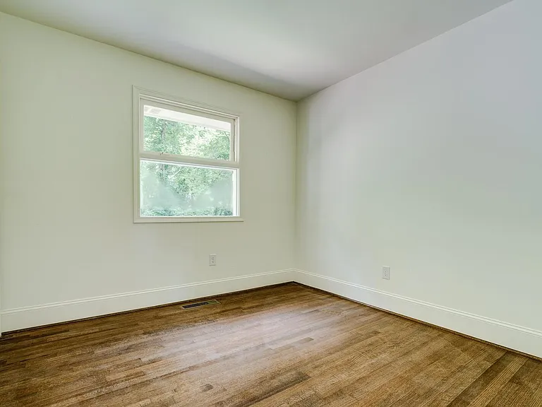 5196 Scenic View Dr — Photo 17