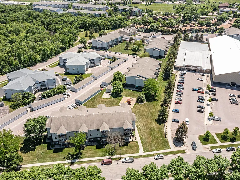 Oxbow Park Apartments — Photo 66