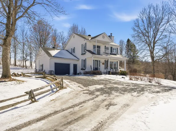 287 Chemin St, Cleveland, QC J0B 2H0