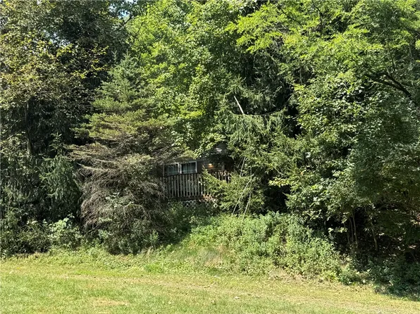 113 Bishop Rd, Karns City, PA 16041