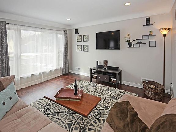 3rd image of 21158 Northwood Ave