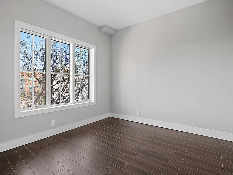 326 Bond St #4R — Photo 12