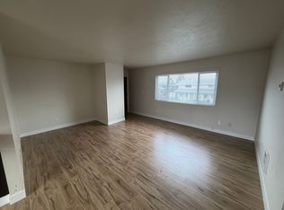 225 N 8th St #B, Central Pt, OR 97502