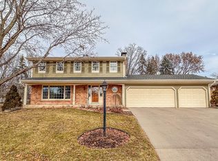 7180 Montrose Rd, Woodbury, MN 55125