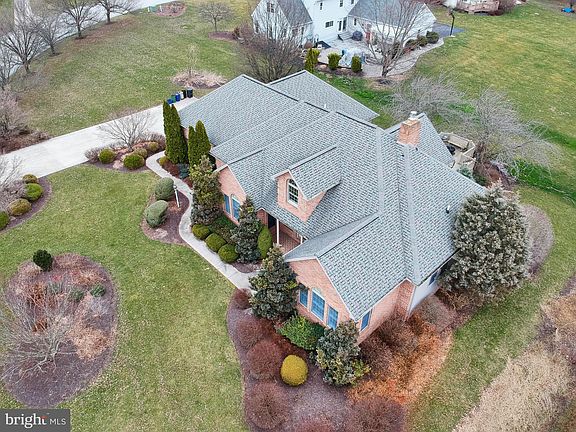 3rd image of 6 N Alydar Blvd