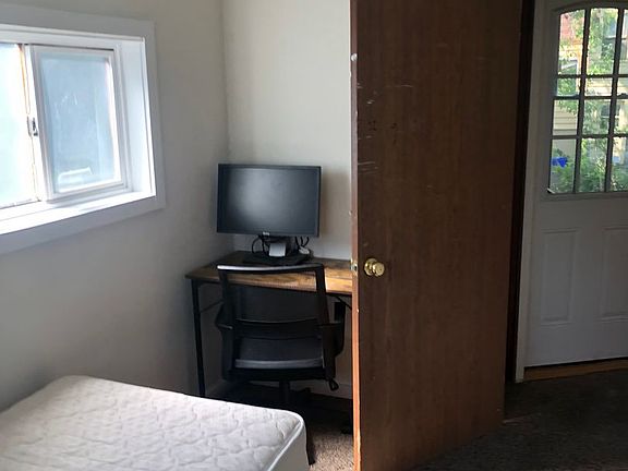 4th image of 854-56 Lancaster Ave #1