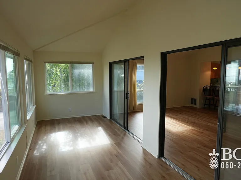 731 Santiago Ave — Photo 6