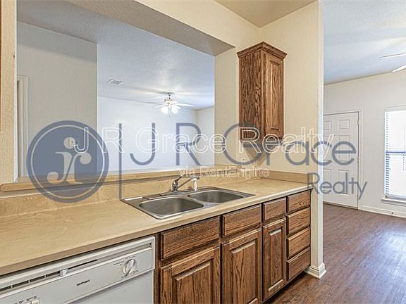 3rd image of 10009 Amber Cir