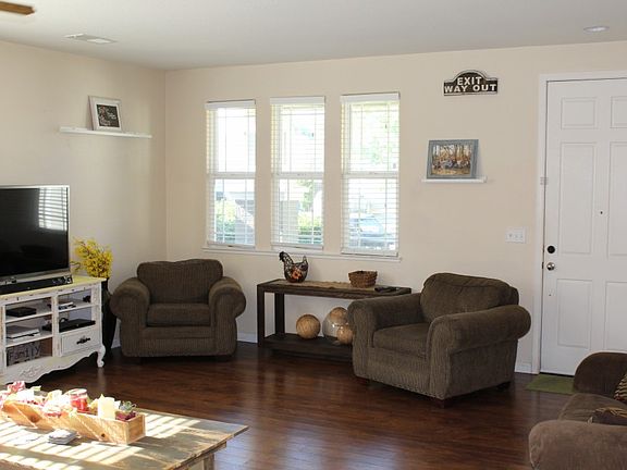 2nd image of 1316 Paddington Way