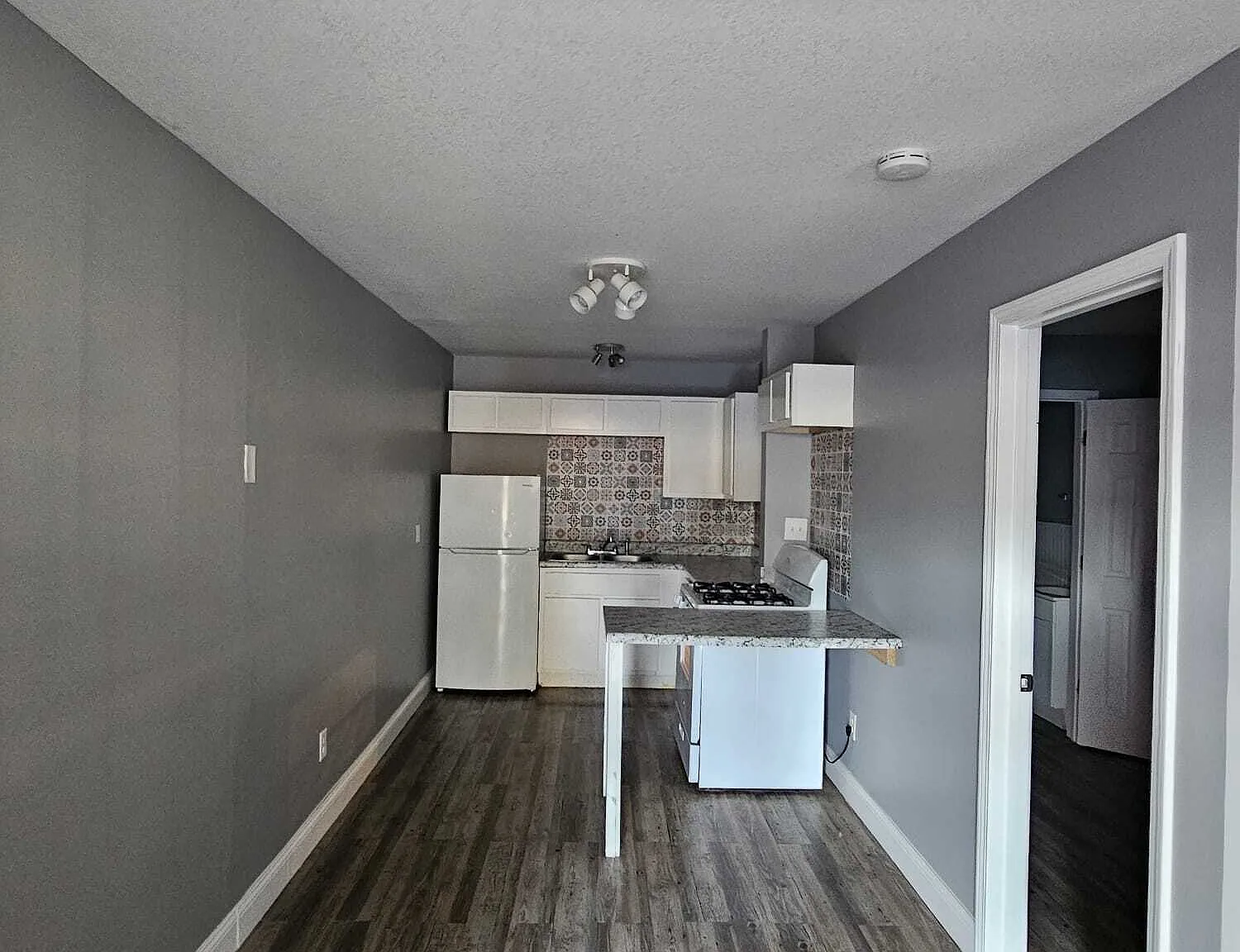 205 East Nettleton Avenue — Photo 4