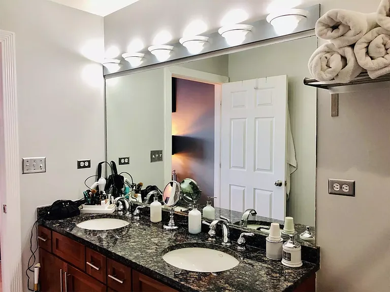 2107 Grand Blvd #606 — Photo 17