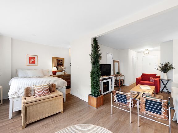 3rd image of 400 Central Park W APT 1E