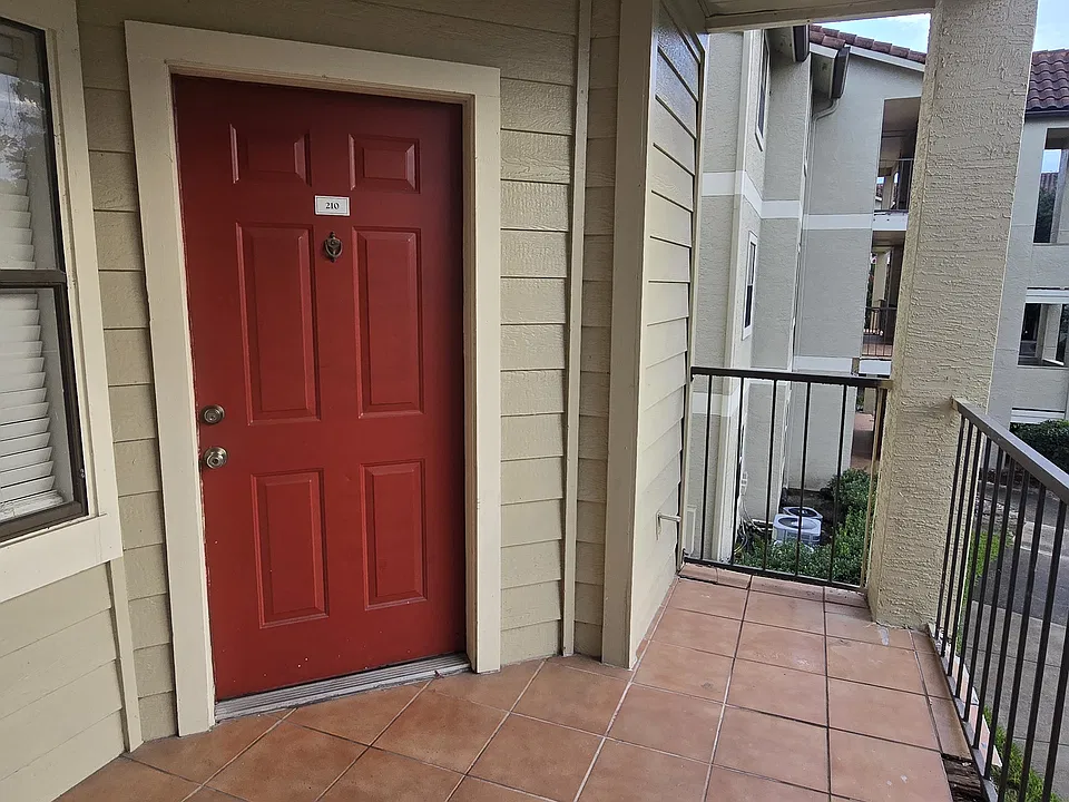 3004 Parkway Blvd #210
