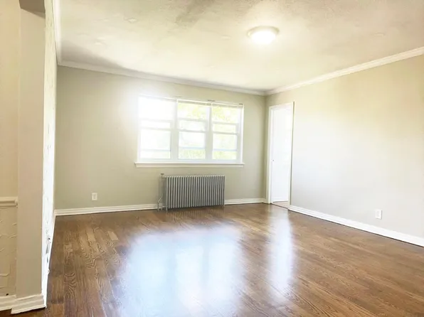 (undisclosed Address), Great Neck, NY 11021