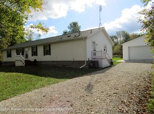 6247 W Beard Rd, Perry, MI 48872