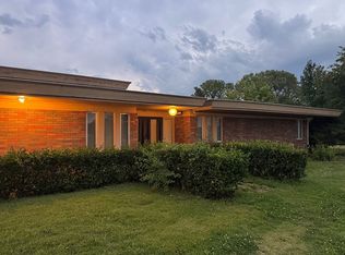 5810 SE Croco Rd, Berryton, KS 66409