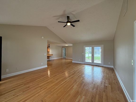 2nd image of 207 Sandalwood Dr