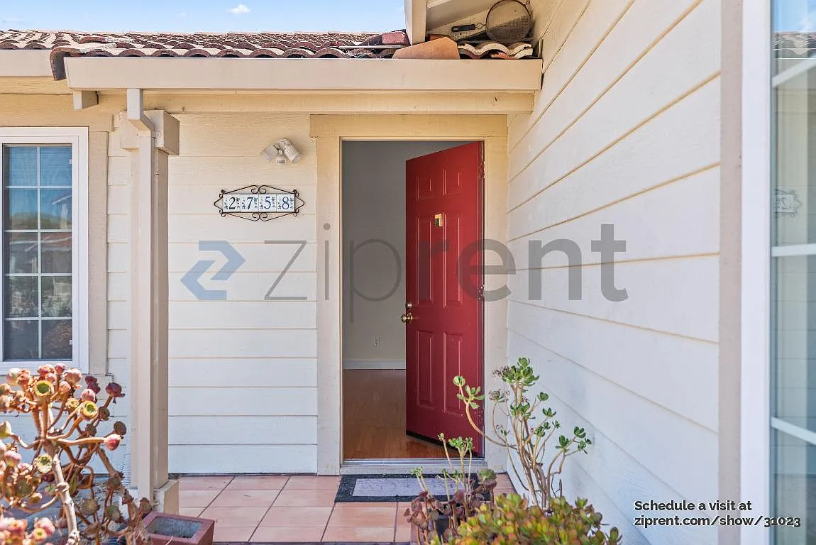 3 bed, 1078 sqft, $4,520 — Photo 4