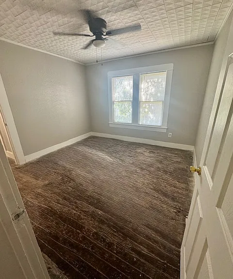 2121 Lyle Ave — Photo 4