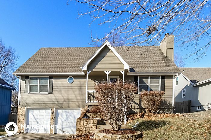 1st image of 913 NW Woodlynne Dr