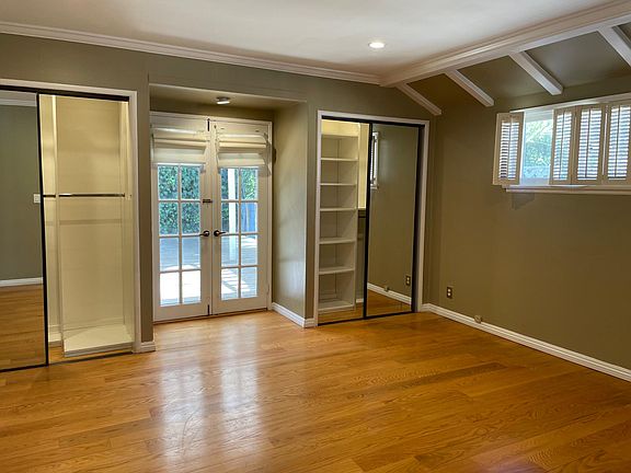3rd image of 4817 Lindley Ave