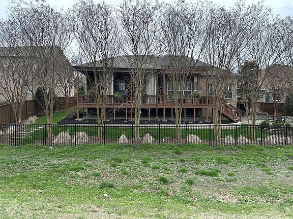 3rd image of 409 Valley Spring Dr