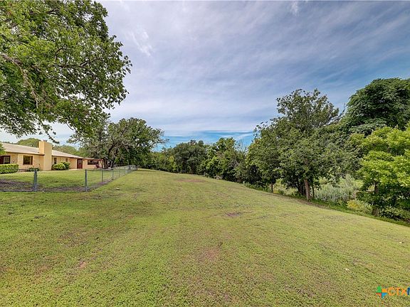 3rd image of 210 Center Point Dr E