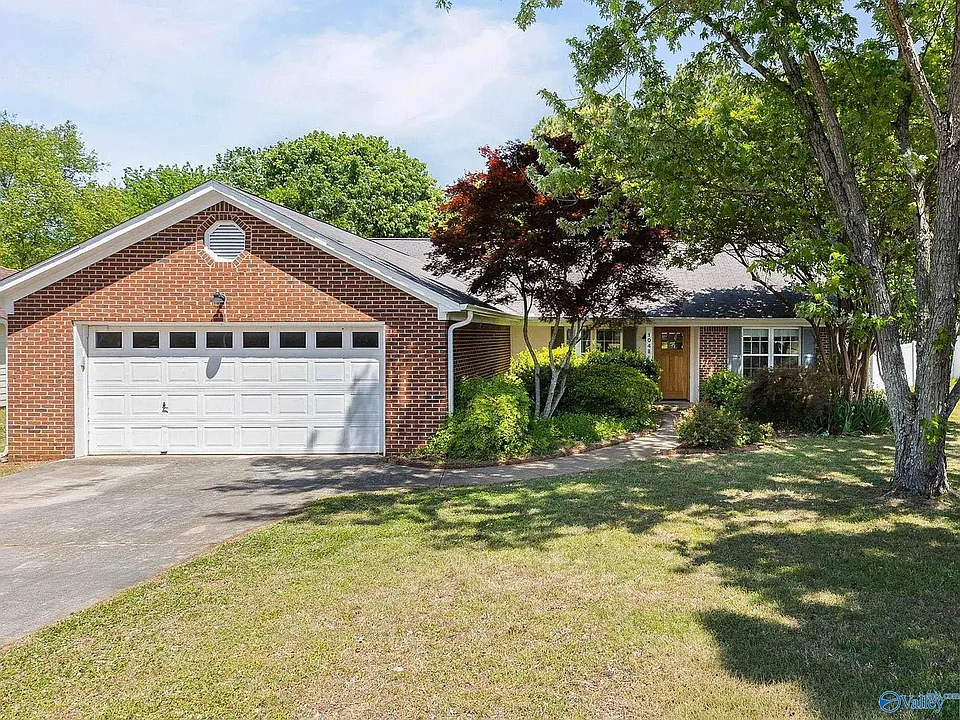 104 Sleepy Hollow Ln