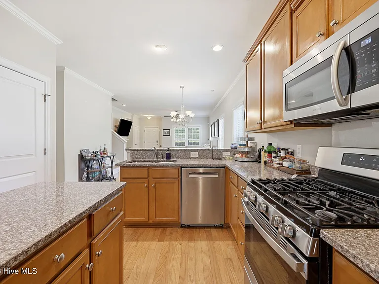 105 Moultrie Ln — Photo 16