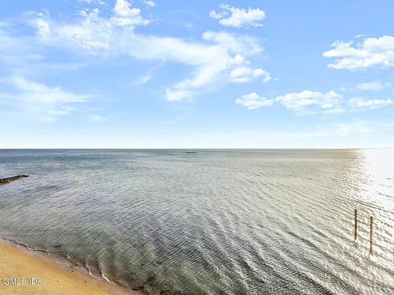 2149 Fairfield Beach Rd — Photo 13