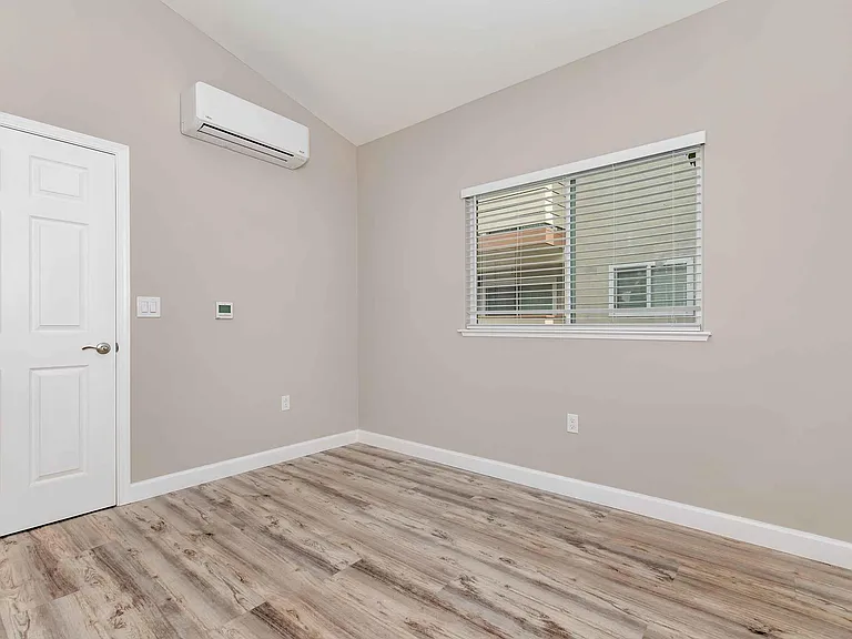4401 Central Ave — Photo 52