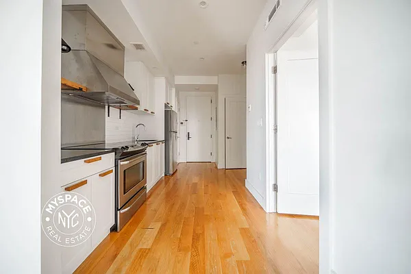 Rented by MySpaceNYC | media 23