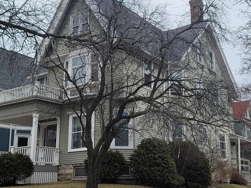 2502 N Frederick Ave #4