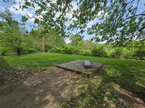 10304 Bon Oak Dr, Saint Louis, MO 63136