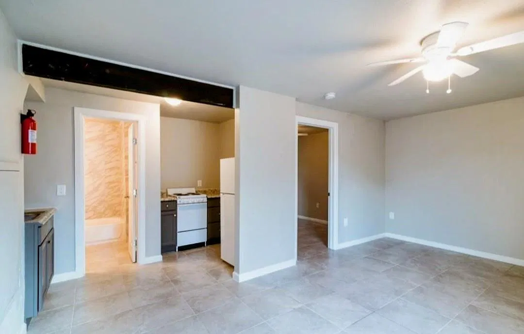1 bed, 1.0 bath, 650 sqft, $795 — Photo 2