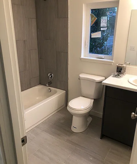 1714 Columbia Street 305 W — Photo 10