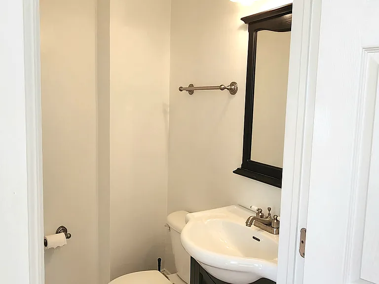 3591 Calumet St — Photo 21