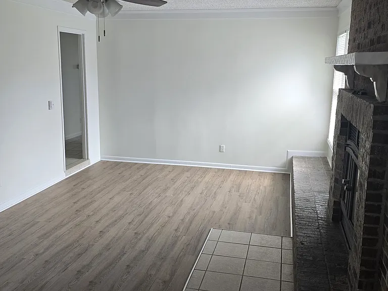 2100 Saddlewood Trl — Photo 11
