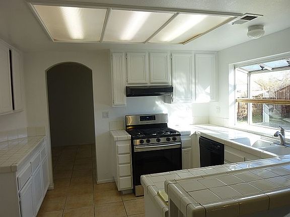 4th image of 1544 Berkshire Dr