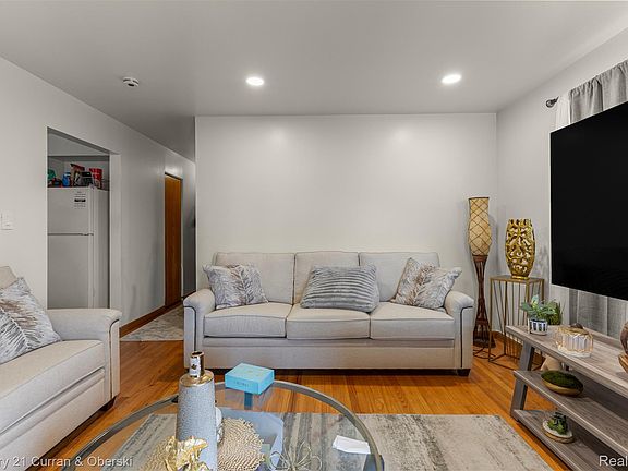 2nd image of 6205 Mayburn St